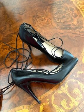Michael Kors Black Leather Lace Up Heels Pumps Size 9M